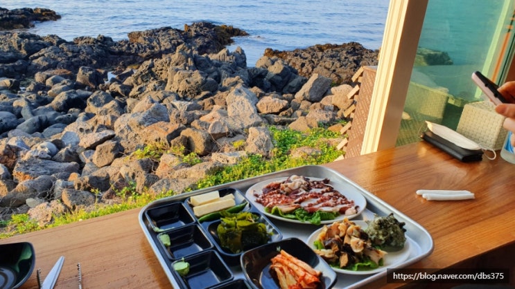  [제주시/애월 해녀의집] 애월 해변 미친뷰 신엄해녀의집/문어숙회,낙지라면,소라찜