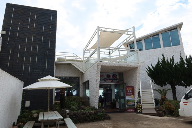  제주도루프탑식당 서귀포흑돼지명가에서 오션뷰보며 낭만적인 시간을 보내세요!