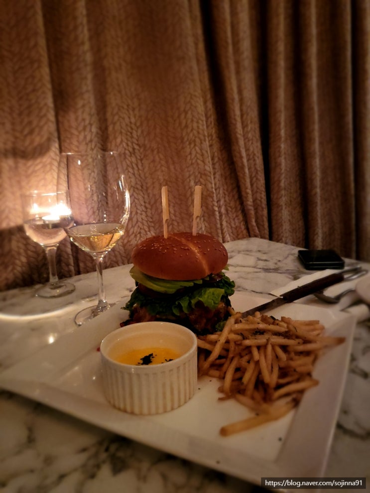  강남역 콜키지프리 먼데이블루스, 와인 맛있게 먹을 수 있는 곳