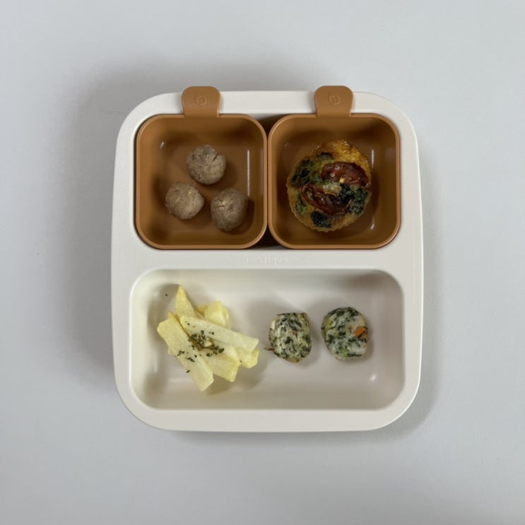  아이주도이유식 79. 8개월 아기(오트밀포리지, 생토마토, 애호박브레드, 소고기원물스틱, 밤볼, 프리타타, 웨지감자, 슈렉소세지)