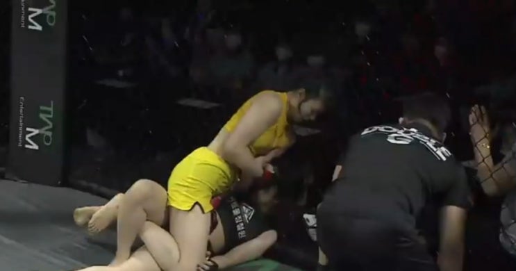  최정윤, 김나희 상대로 1라운드 TKO승