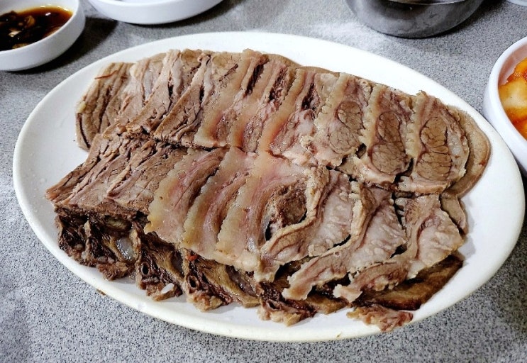  [신사] 40년 전통의 찐 로컬 맛집 소고기 수육이 맛있는 영동설렁탕