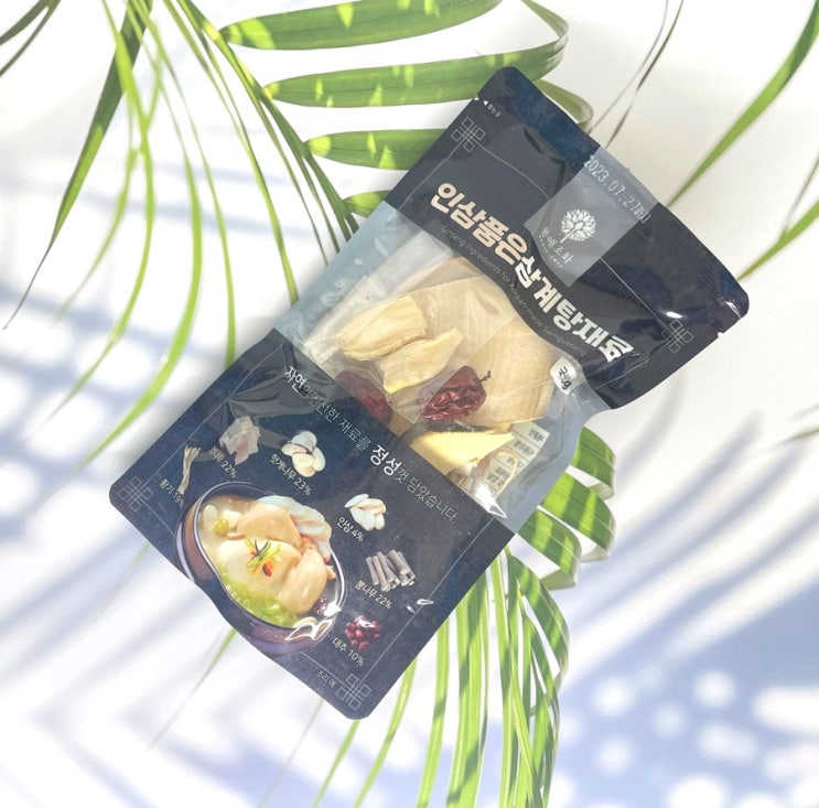  [삼계탕재료] 몸에 좋은 한약재 가득한 삼계탕 재료(상황버섯, 인삼, 헛개나무, 뽕나무, 오가피나무, 황기, 당귀, 엄나무, 대추 등)