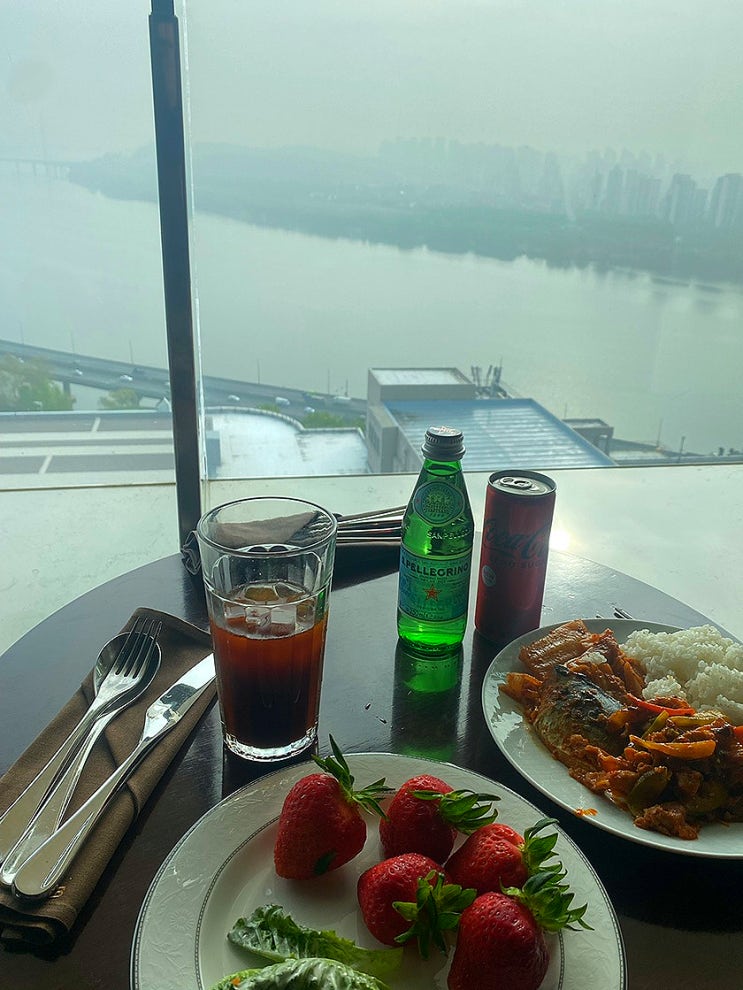  한강뷰가 멋진 그랜드워커힐조식 어린이도 함께 즐겨요