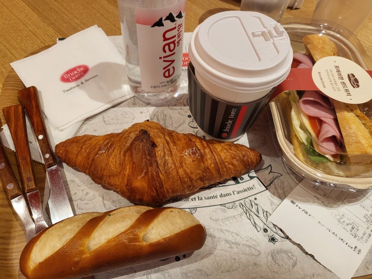 [브리오슈도레 그랑서울점] 프랑스 프랜차이즈 카페에서 아침 식사