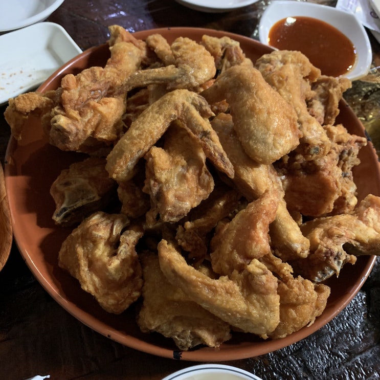 <서울 강남역 맛집> 강남 한복판에 레트로 감성 넘치는 치킨 맛집, "꼬끼꼬끼치킨호프"