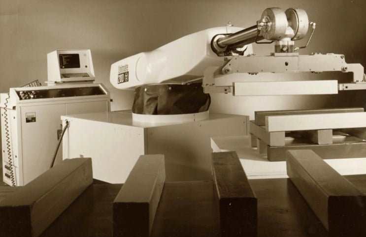 세계 최초의 디지털 프로그래밍 방식의 로봇 유니메이트(Unimate)