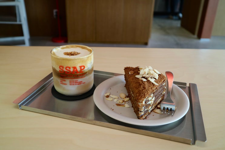 [울산/신정동] SSAP COFFEE : 울산 대공원 카페, 처음 먹어본 말렌카꿀케이크 후기