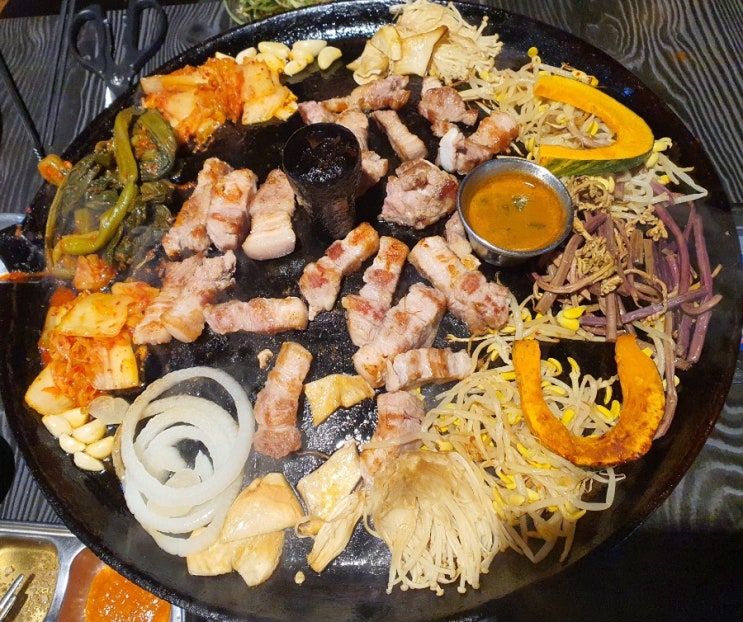 진해 경화동맛집 최군 솥뚜껑삼겹살 (경화시장)