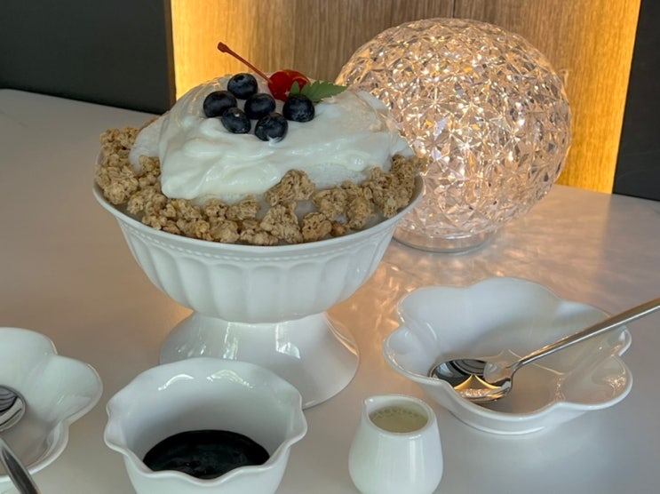  압구정로데오 카페 포레스트 청담 도산대로 요거트 빙수맛집 데이트장소 추천