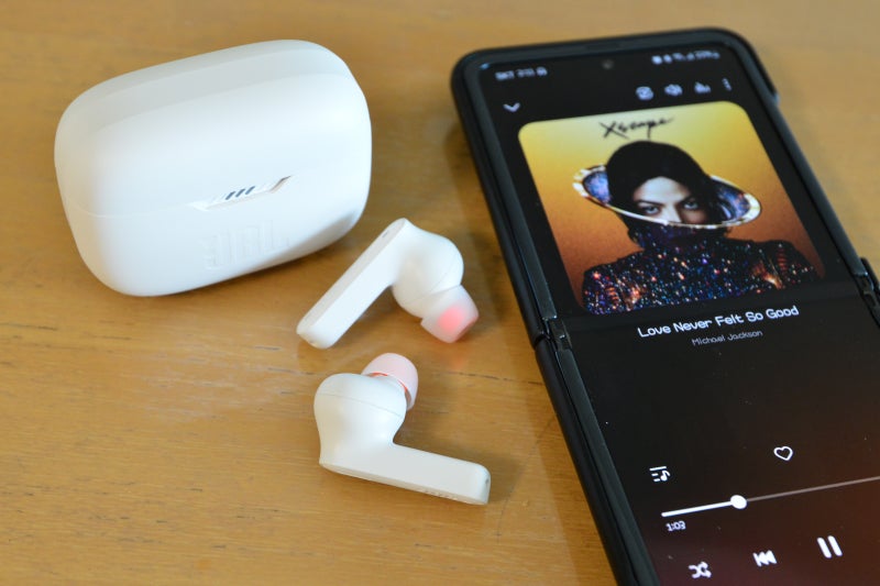 훌륭한 음질과 노이즈캔슬링을 갖춘, JBL TUNE230NC 블루투스 이어폰 리뷰