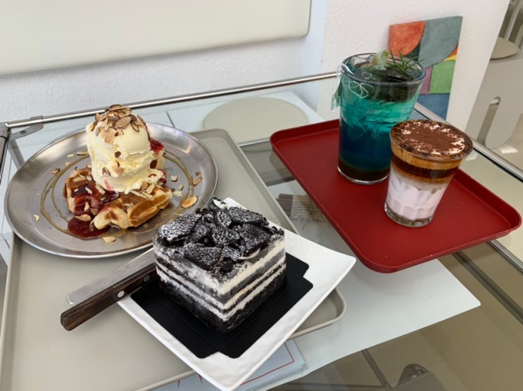 부산 해운대 감성 카페 "하지커피" HAJI COFFEE 에서 여유로운 시간 보내기 (+ 시그니처 헬리샷, 모리셔스티, 바닐라 아이스크림 크로플, 쿠앤크 스퀘어) 부산 해운대 감성 카페 "하지커피" HAJI COFFEE 에서 여유로운 시간 보내기 (+ 시그니처 헬리샷, 모리셔스티, 바닐라 아이스크림 크로플, 쿠앤크 스퀘어)