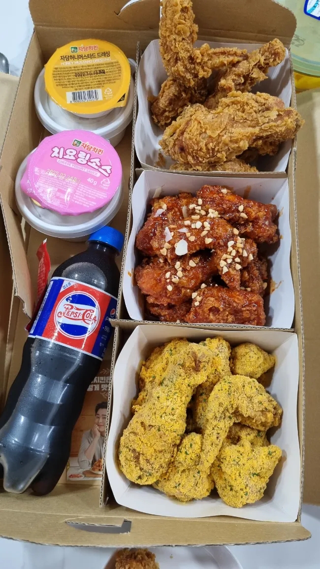 치킨보다 더 맛있는 모자 감자 그래도 자담 치킨 3반 치킨 맛있네....