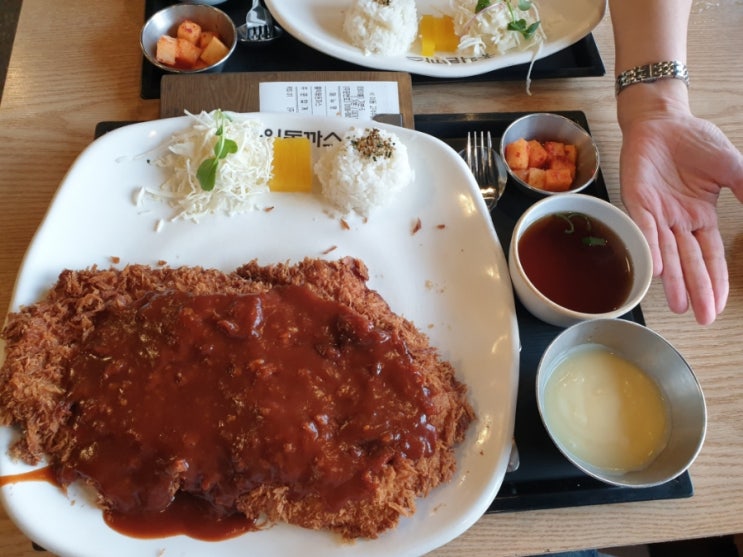  진짜 대왕 돈까스 안양 홍익돈까스