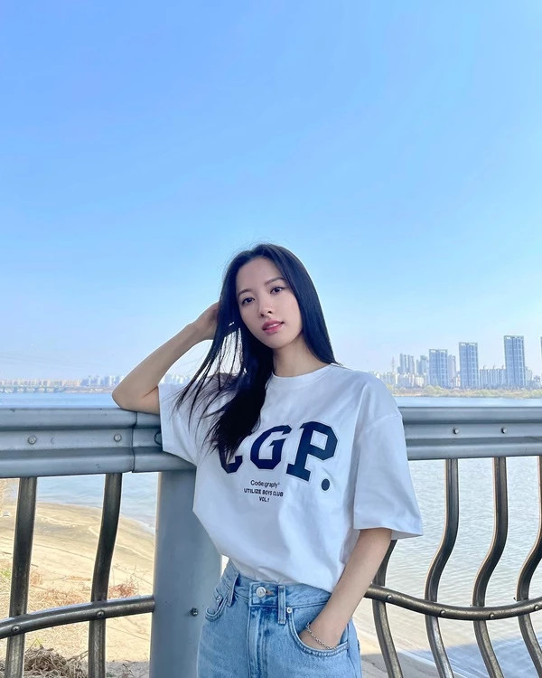 블랙핑크 제니, 보나·화사·윈터 꺾고 '5월 걸그룹 개인 브랜드평판' 2개월 연속 1위 블랙핑크 제니, 보나·화사·윈터 꺾고 '5월 걸그룹 개인 브랜드평판' 2개월 연속 1위