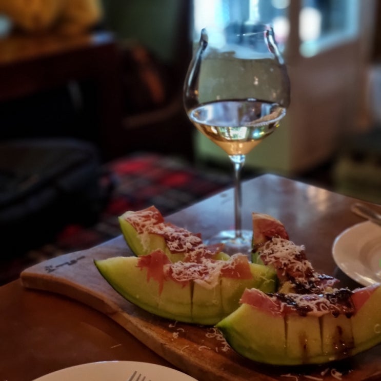  [해방촌] 꿈앤펀 : 와인 페어링 비스트로 술 안주 맛집 + 메뉴, 가격, 위치