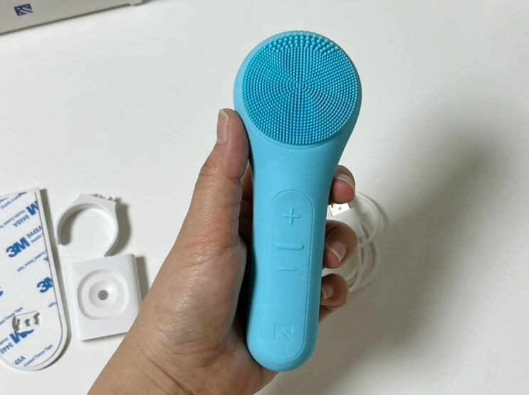 온열되는 멜리언스 진동클렌저로 저자극 클렌징해요 온열되는 멜리언스 진동클렌저로 저자극 클렌징해요
