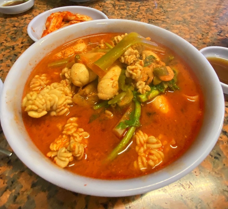  신당역 맛집 하니칼국수 알곤이 칼국수 웨이팅 후기 및 기다리는 팁(feat. 중앙시장)