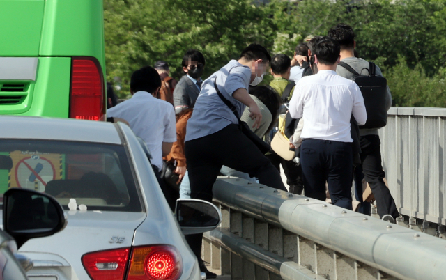 취임사, <b>한동훈</b>, 김성회, 윤우진 뇌물사건, <b>출근길</b> 교통란