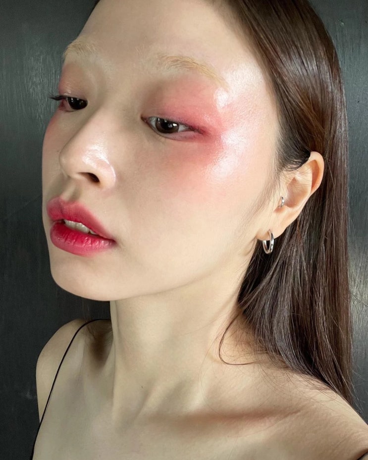 모델로 활동 중인 변정수의 딸 유채원, "담배 피우면서..." 게시글에 달린 댓글에 불쾌감 표시 모델로 활동 중인 변정수의 딸 유채원, "담배 피우면서..." 게시글에 달린 댓글에 불쾌감 표시
