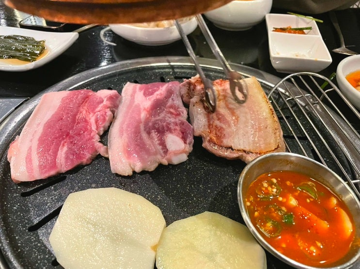  여의도 회식 장소 추천 흑돼지, 삼겹살 맛집 식당돈
