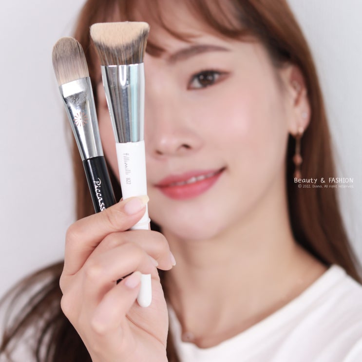 올리브영 파운데이션 브러쉬 추천 피카소 윤기창조 vs 모공 커버 필리밀리 V컷 822 차이점은? 올리브영 파운데이션 브러쉬 추천 피카소 윤기창조 vs 모공 커버 필리밀리 V컷 822 차이점은?