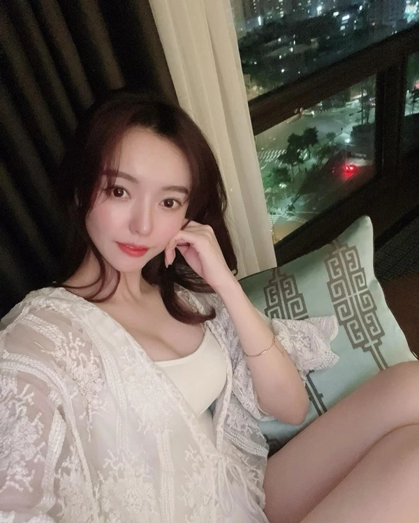 달샤벳 세리, 항생제 부작용으로 몸살 장염 위경련 등 부작용 호소 "지금 너무 괴롭다" 달샤벳 세리, 항생제 부작용으로 몸살 장염 위경련 등 부작용 호소 "지금 너무 괴롭다"