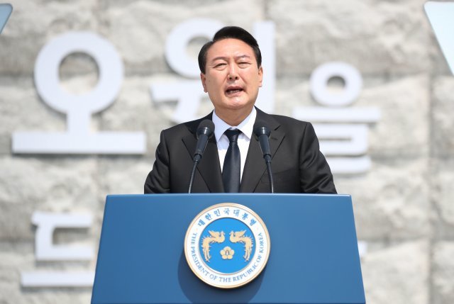 尹 대통령 “<b>오월 정신</b>은 <b>국민 통합</b> 주춧돌” 5·18 기념사