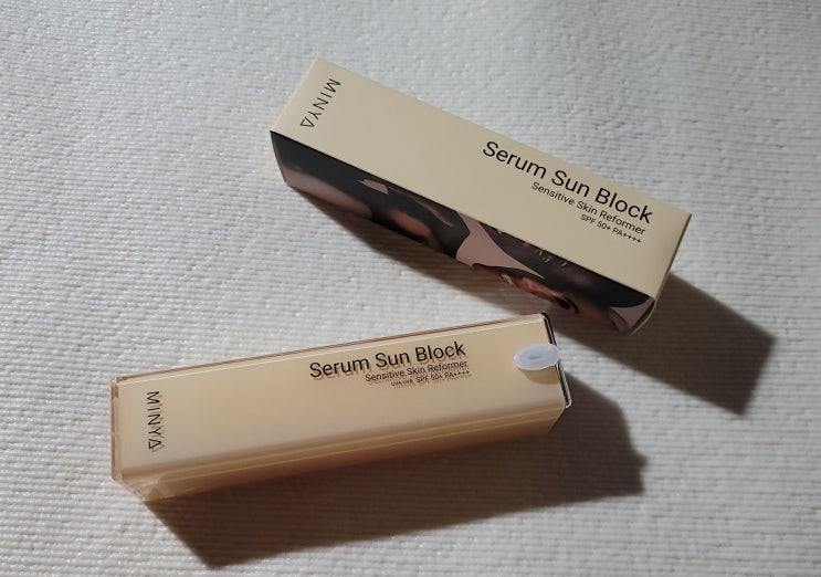  저자극 비건 선크림으로 내 피부 처럼 편안하게 세럼처럼 가볍게! 선블록과 세럼의 콜라보 '미냐 세럼 선 블록 센서티브 스킨 리포머' [선크림추천/민감성저자극선블록/온가족선크림]