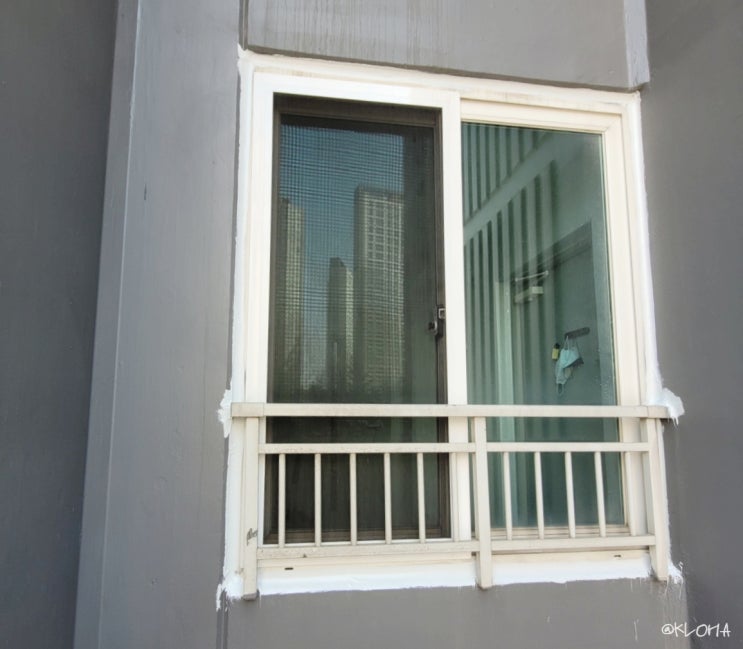 베란다 외부 샷시 내돈내산 외벽 코킹 후기 / 아파트 창틀 누수