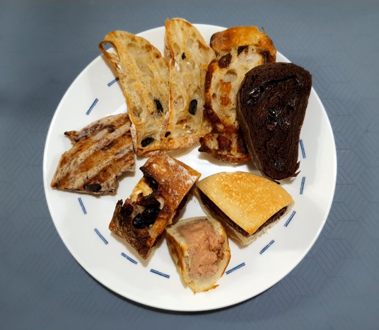  우리밀빵 건담브레드 빵으로 빵모닝 했어요~~ (2022.05.19)