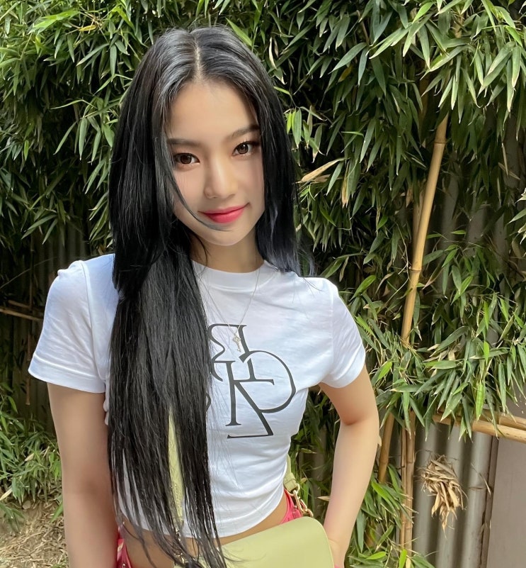 스테이씨 아이사 인스타그램 목걸이 패션 정보