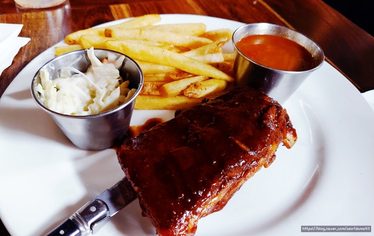 인도 벵갈루루 돼지 등갈비 폭립 맛집 Hard Rock Cafe