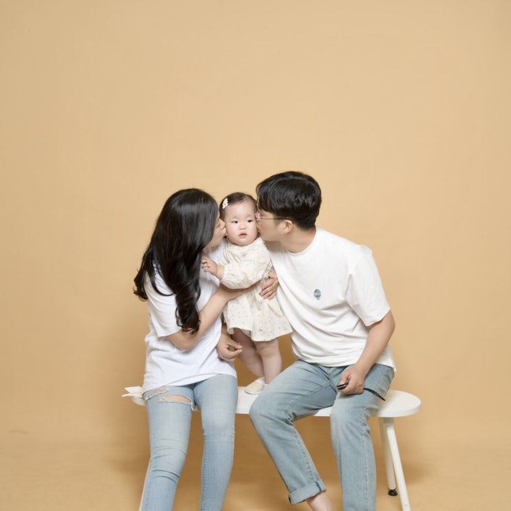  아기랑 수지 사진관 더셀피룸 아이 성장기록 가족사진 촬영