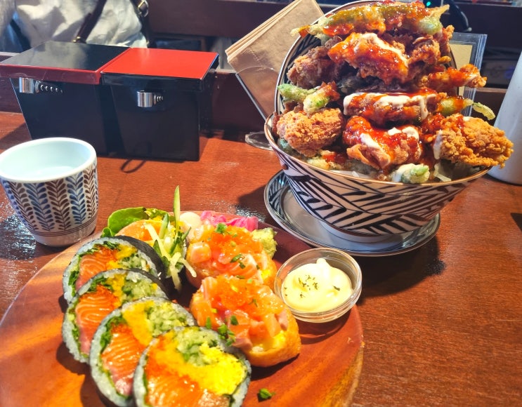  <홍대 연남동맛집> 연어요리와 치킨덮밥의 맛집 #연하동