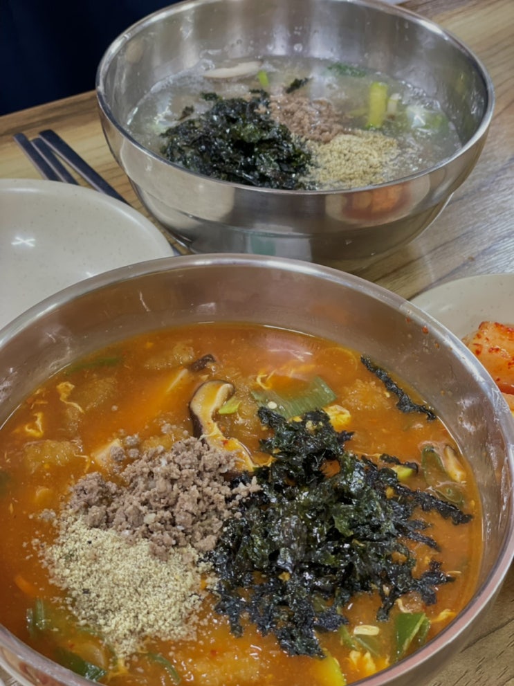  [여왕개미식당] 바로 갈아서 만들어주는 감자옹심이 강릉 중앙시장 맛집