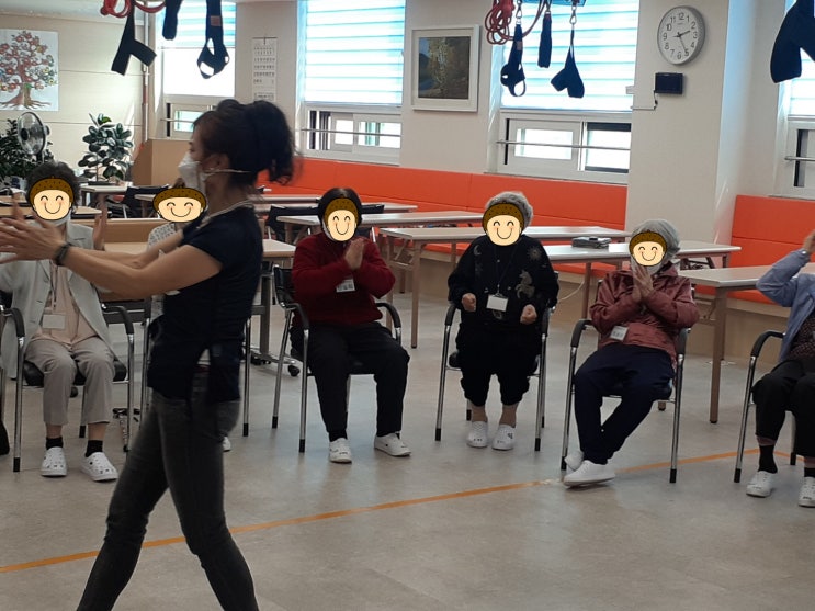  신체기능프로그램 - "재활웃음체조"