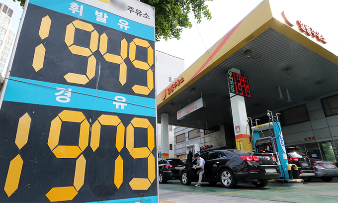 국내 경유 평균가, 14년 만에 휘발유 추월… 왜 이런 일이? 국내 경유 평균가, 14년 만에 휘발유 추월… 왜 이런 일이?