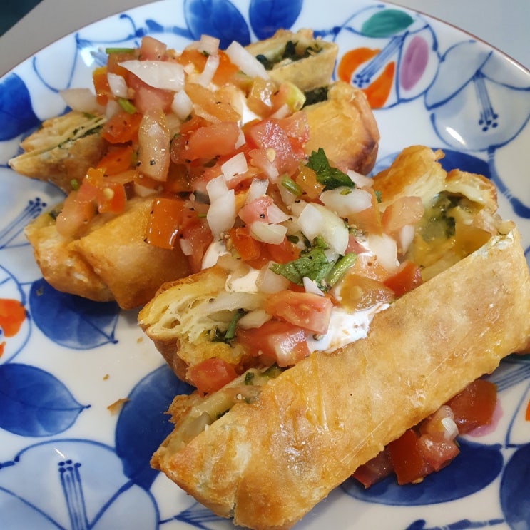  한남동 맛집 _ 한강진역 라크루다(Lacruda) 퀘사디아, 치미창가 :)