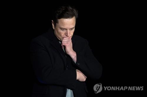 '머스크 리스크'에 테슬라 6% 넘게 추락…'칠백슬라' 붕괴 '머스크 리스크'에 테슬라 6% 넘게 추락…'칠백슬라' 붕괴