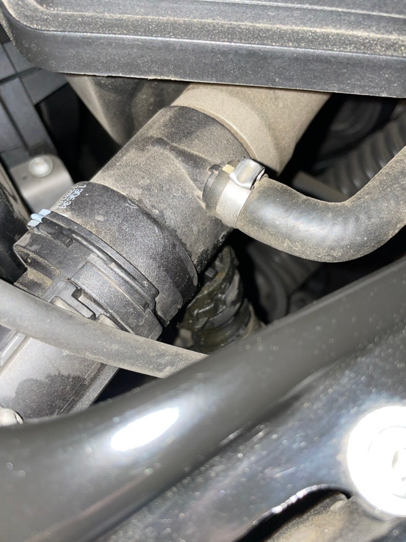 축배를 들어라~ BMW F30 320i 냉각수호수 누수 coolant hose leak : 네이버 블로그