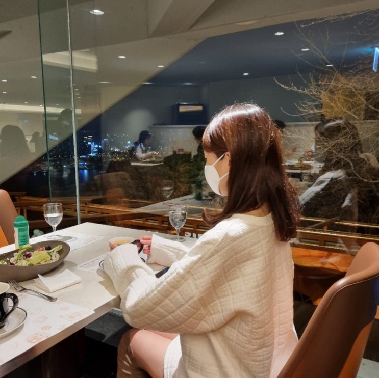 잠실 석촌호수 문보트 타고 서울 야경 맛집 한강뷰 호텔 워커힐 피자힐 데이트