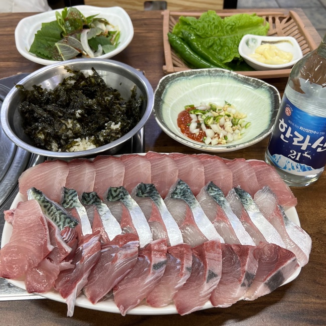  제주도 혼술 횟집 서귀포횟집 우정회센터 올레시장 고등어회 맛집 제주 우정횟집