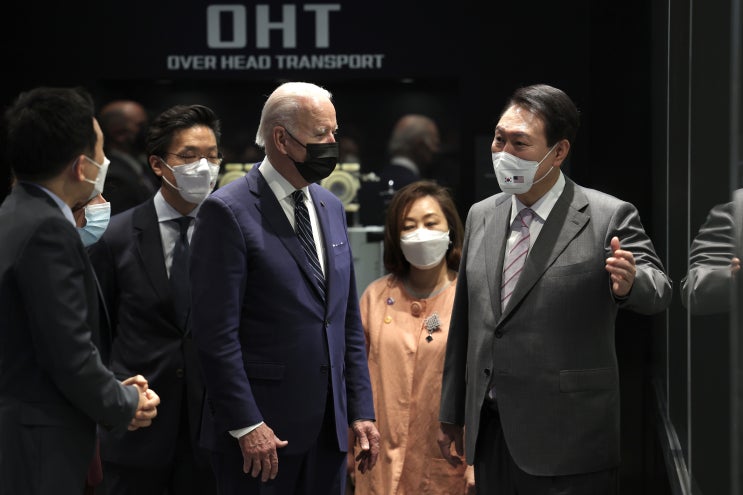 中관영지, 바이든 삼성 방문에 "반도체 동맹 부각…中억제 목적" 中관영지, 바이든 삼성 방문에 "반도체 동맹 부각…中억제 목적"