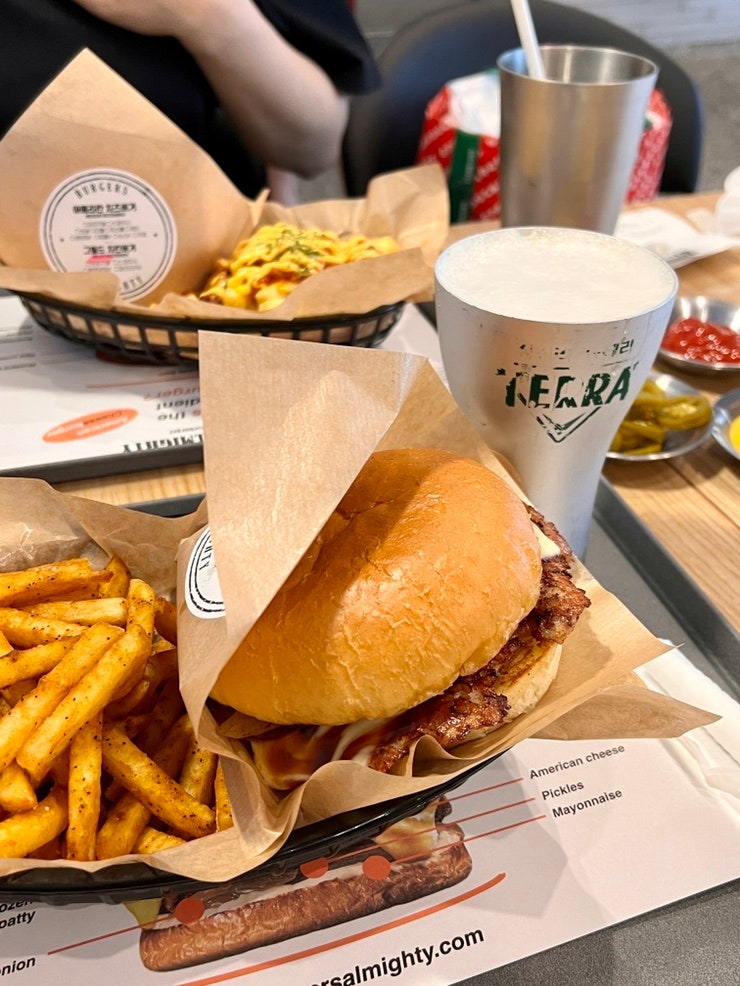  신논현 햄버거 맛집, 버거스올마이티 그릴드치킨버거 JMT 또 와야지!