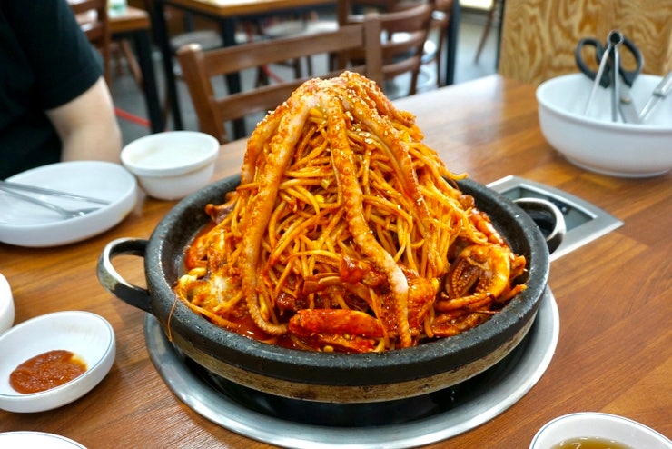 천안 돌솟해물뼈찜 여전히 푸짐하고 맛있는 신부동맛집