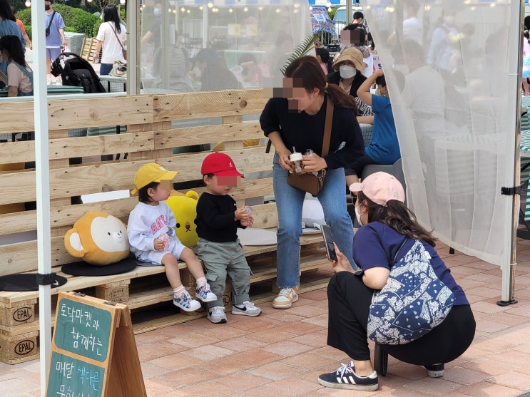 옛 원주여고, 현 원주복합문화교육센터 에서 열리는 명륜슈퍼(22일 일요일까지)