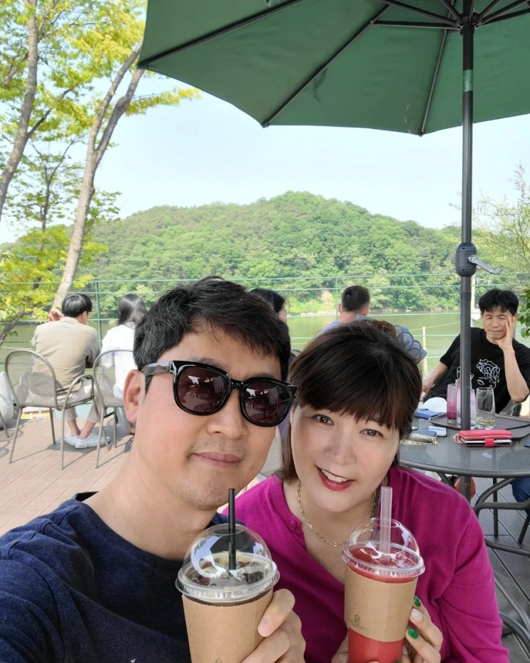 주말카페에서 아내랑 주말카페에서 아내랑