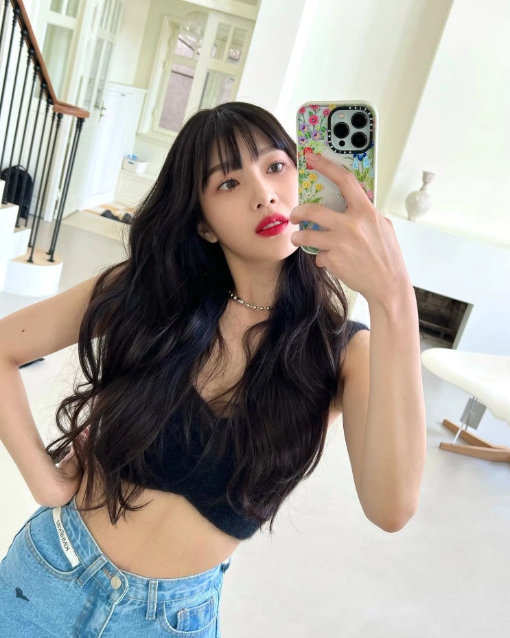 레드벨벳 조이가 직접 공개한 헤어스타일, 짧게 자른 머리로 상큼미 폭발...반응 터졌다 레드벨벳 조이가 직접 공개한 헤어스타일, 짧게 자른 머리로 상큼미 폭발...반응 터졌다