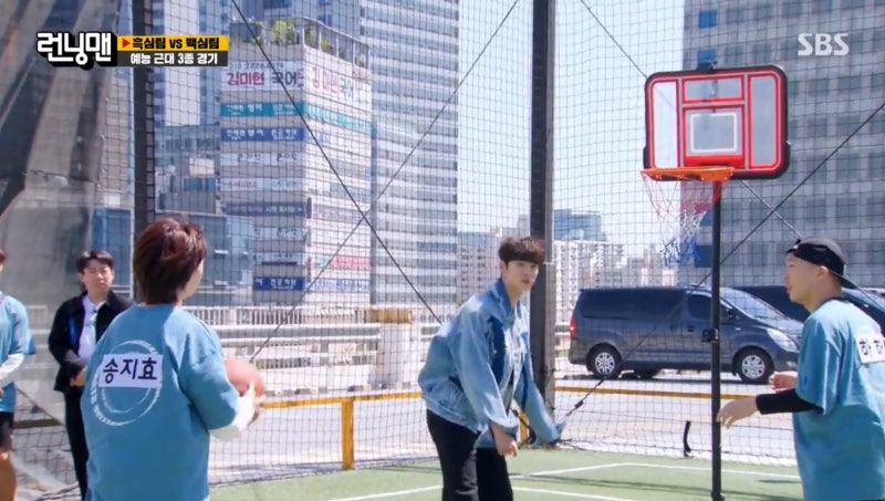 런닝맨 604회. 흑백장미 사용설명서 레이스. 게스트 아스트로 차은우 문빈 윤산하. : 네이버 블로그 런닝맨 604회. 흑백장미 사용설명서 레이스. 게스트 아스트로 차은우 문빈 윤산하. : 네이버 블로그